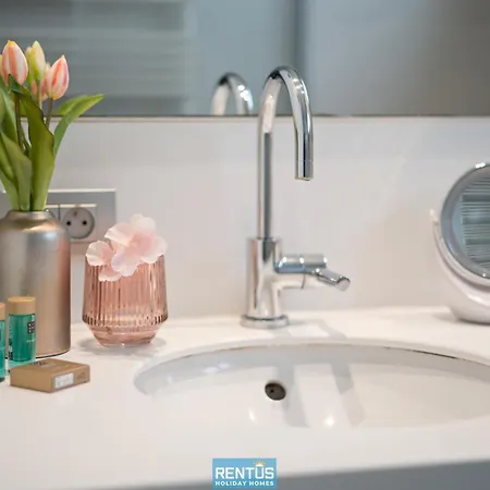 Kosea - Charming With Large Garden