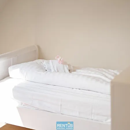 Kosea - Charming With Large Garden *