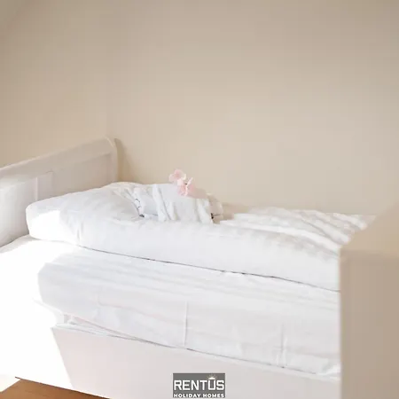 Kosea - Charming With Large Garden