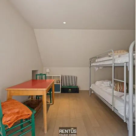 בית נופש Kosea - Charming With Large Garden