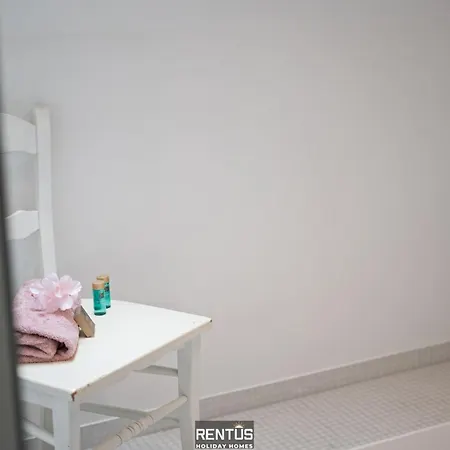 בית נופש Kosea - Charming With Large Garden